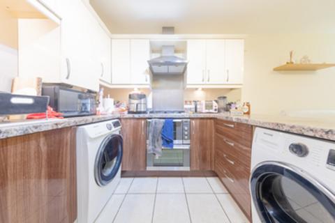 2 bedroom flat for sale, Castlecroft Road, Wolverhampton WV3