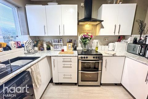 5 Gull Way, Chatteris, PE16 6DT
