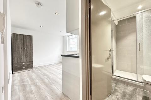 Studio to rent, 4 Drakes Courtyard, London NW6