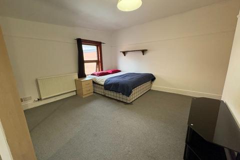 undefined, Room 5, 5 Mason Street