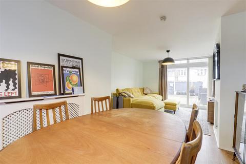 undefined, Glenlivet Gardens, Clifton NG11