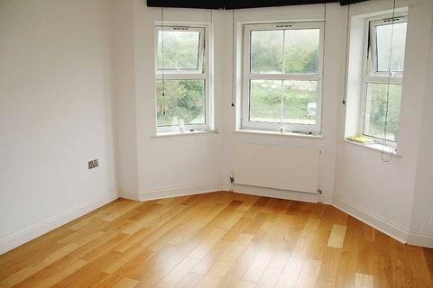 2 bedroom flat to rent, Alpine Road, Ventnor, PO38