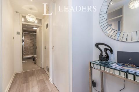 1 bedroom flat to rent, Berkeley Court, Weybridge, KT13
