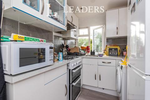 1 bedroom flat to rent, Berkeley Court, Weybridge, KT13