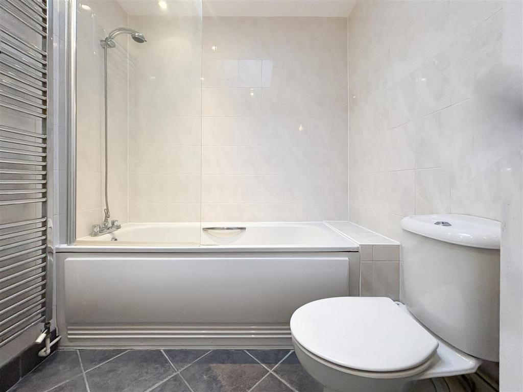 Bathroom (1 of 1).jpg