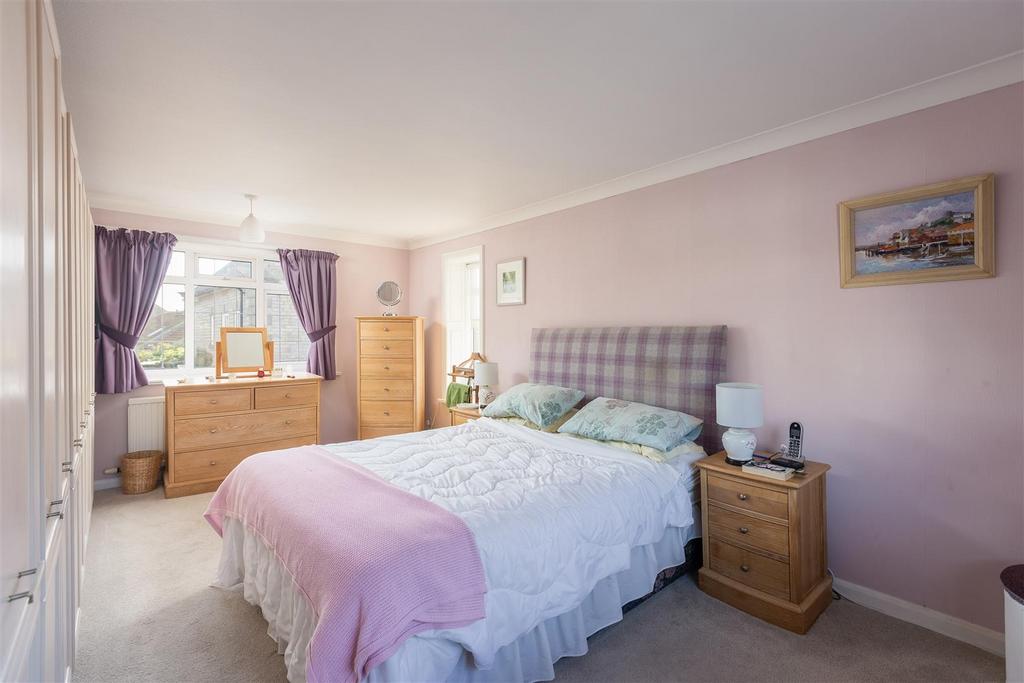 Barnstone House Bedroom 1-1.jpg