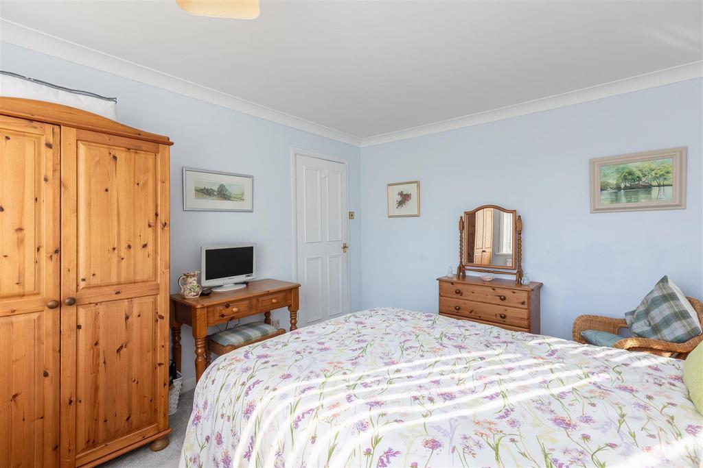 Barnstone House Bedroom 2-2.jpg