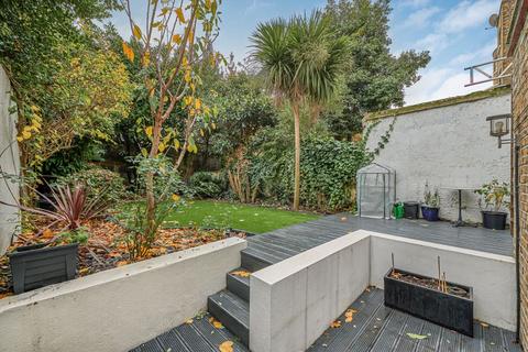 2 bedroom flat to rent, Kennington Park Road, London SE11