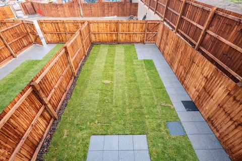 2 bedroom house to rent, at The Gateway, 19 STONE YARD CLOSE M12