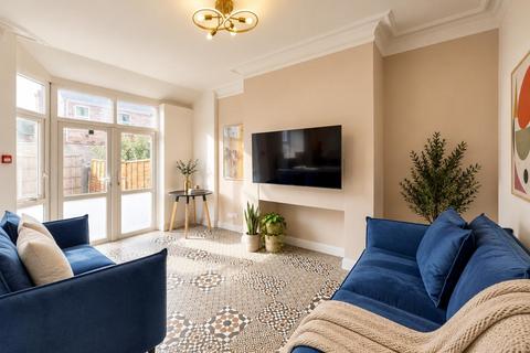 5 bedroom house to rent, Fairview Avenue, Manchester M19