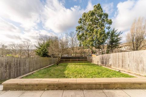 32 Downsview Road, London, SE19 3XB