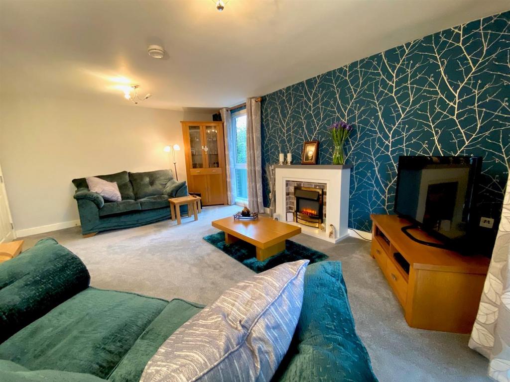 Lounge3.jpg