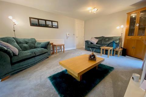 2 bedroom apartment for sale, Hartington Court, Elland