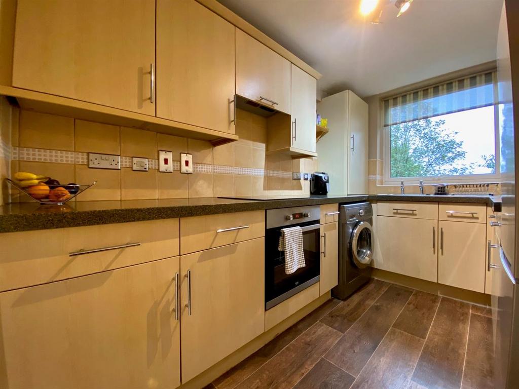 Kitchen2.jpg