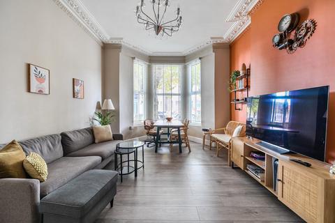 2 bedroom flat to rent, Weltje Road, London, W6