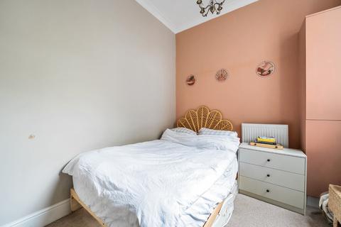 2 bedroom flat to rent, Weltje Road, London, W6