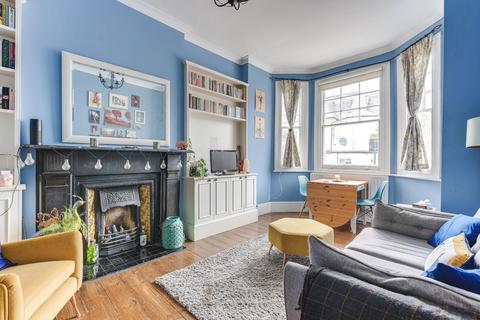 2 bedroom ground floor flat for sale, Sylvan Avenue, London
