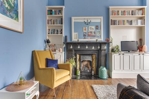 2 bedroom ground floor flat for sale, Sylvan Avenue, London