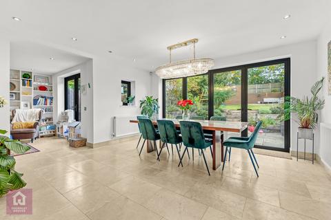 4 bedroom semi-detached house for sale, Barns Place, Hale Barns, Altrincham, Greater Manchester, WA15