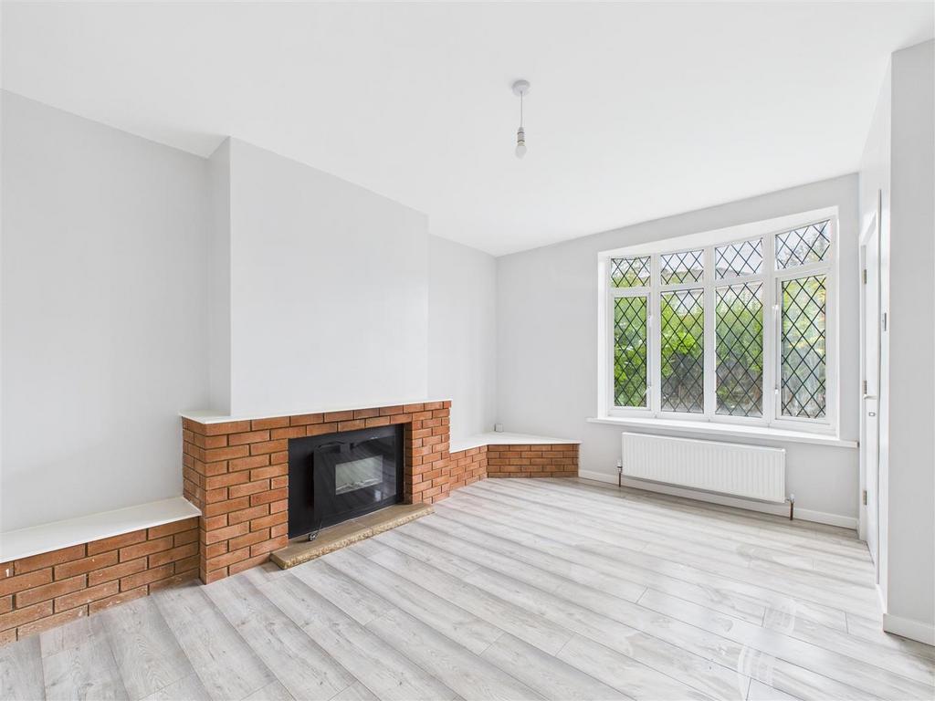 CAM05663 G0-PR0016-STILL018.jpg