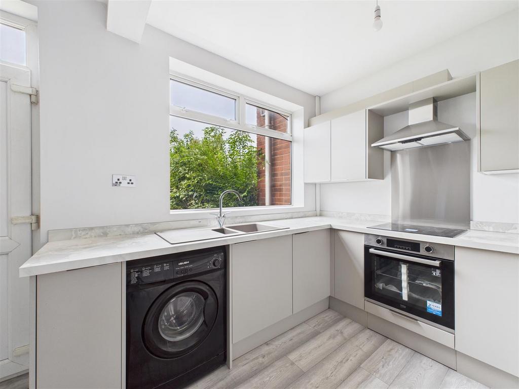 CAM05663 G0-PR0016-STILL004.jpg