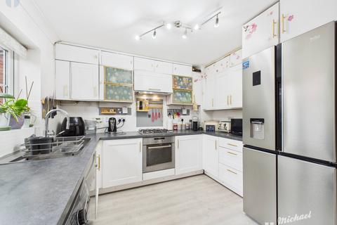 3 bedroom semi-detached house for sale, Hancock Close, Aylesbury, Buckinghamshire