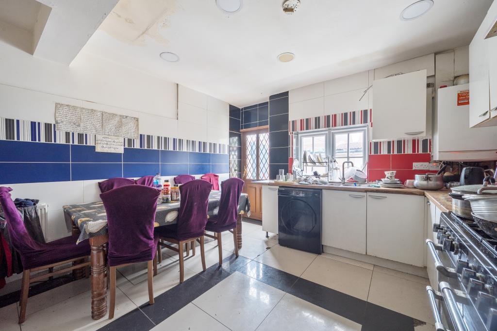 Kitchen/Dining Area