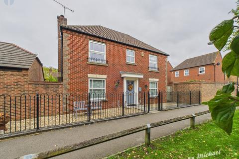 4 bedroom detached house for sale, Wren Path, Aylesbury, Buckinghamshire
