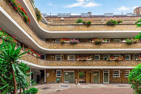 2 bedroom flat for sale, Archer House, Vicarage Crescent, London, SW11