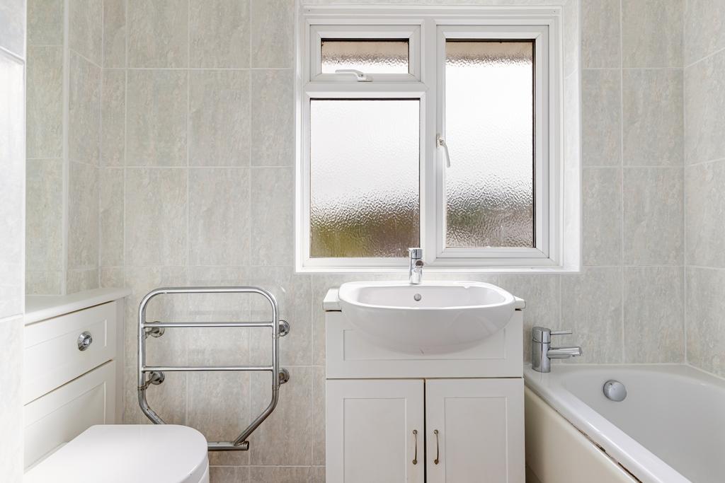 A22 - 3 Orchard View, Frogmore - 251014