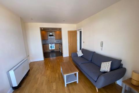 1 bedroom flat to rent, High Street, Cardiff, CF10