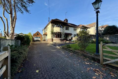 Merthyr Road, Aberdare CF44