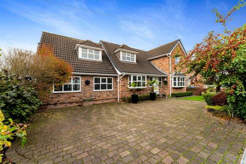 4 bedroom detached house for sale, Moorside Road, Manchester M27