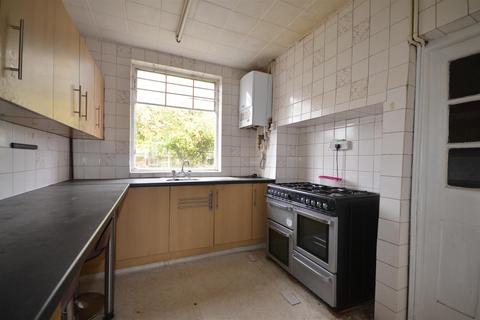 3 bedroom semi-detached house for sale, Valley Drive, London