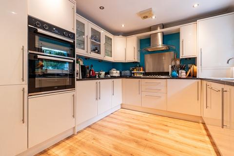 5 bedroom end of terrace house for sale, West Cliff Road, Ramsgate CT11