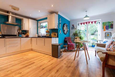 5 bedroom end of terrace house for sale, West Cliff Road, Ramsgate CT11