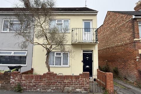 Maxwell Street, Swindon