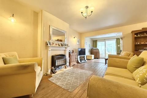 4 bedroom semi-detached house for sale, Barnet Close, Oadby LE2