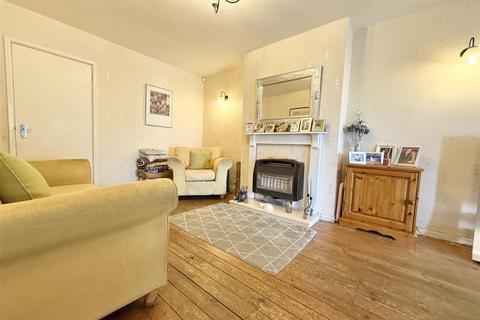 4 bedroom semi-detached house for sale, Barnet Close, Oadby LE2