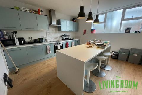 6 bedroom flat to rent, Library Court, Fairoak Road, Cathays