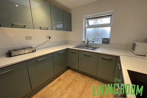 5 bedroom flat to rent, Library Court, Fairoak Road, Cathays