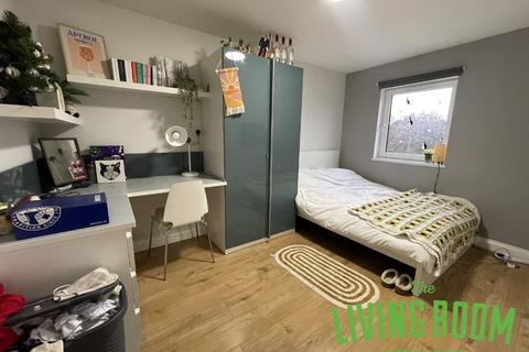 5 bedroom flat to rent, Library Court, Fairoak Road, Cathays