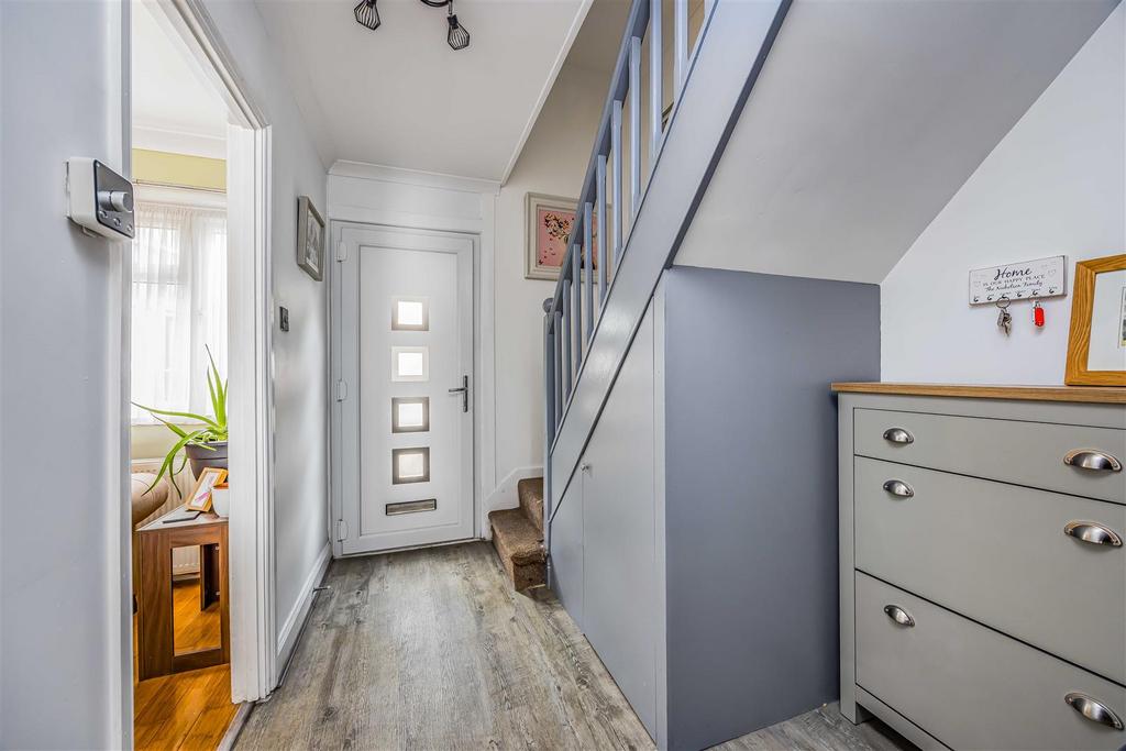 6 Stanford Close, Paulsgrove-Small-Portico Marketin
