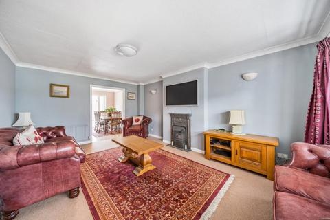 undefined, New Haw, Surrey, KT15