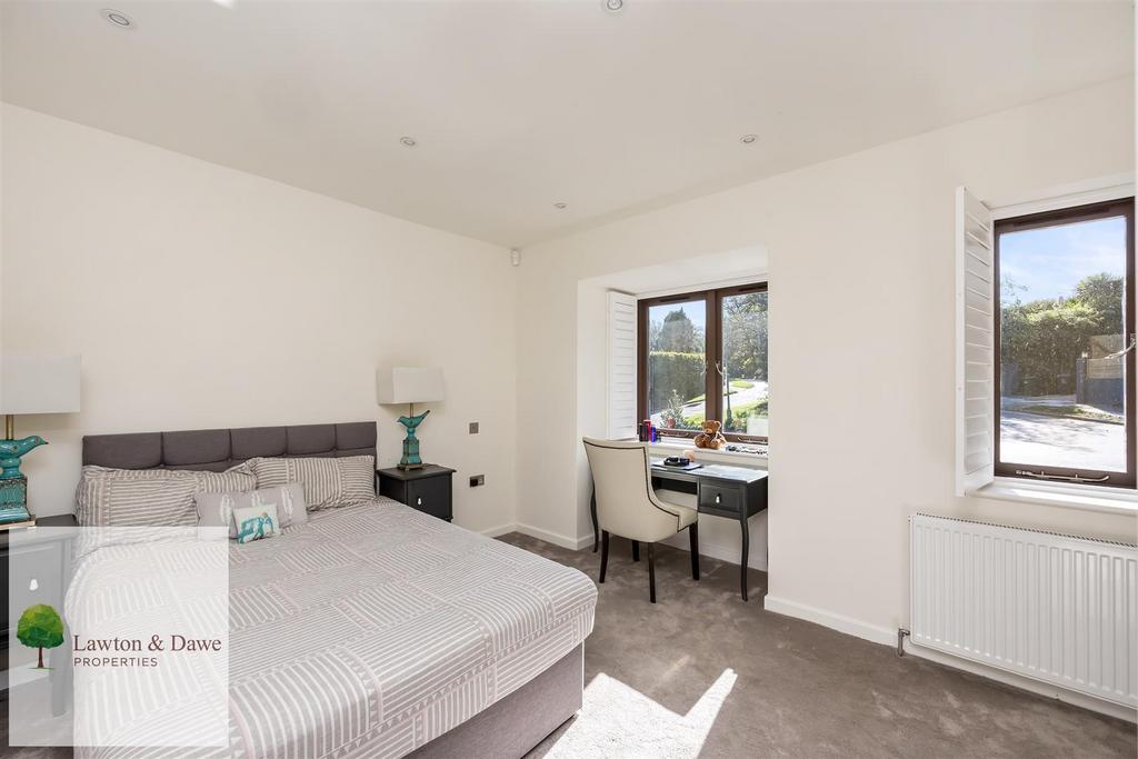 Tongdean Lane, 84 A-015.jpg