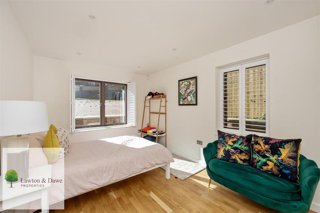 Tongdean Lane, 84 A-002.jpg