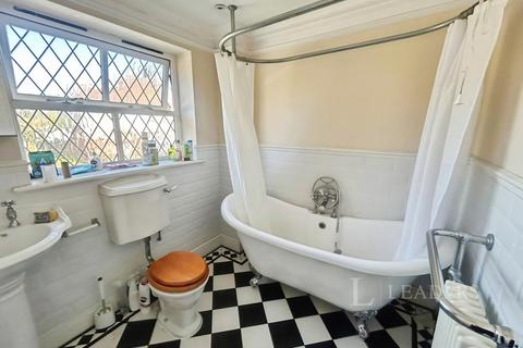 undefined, Wardown Crescent, Luton, Bedfordshire, LU2