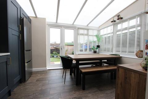 3 bedroom end of terrace house for sale, Redsull Avenue, Deal, CT14