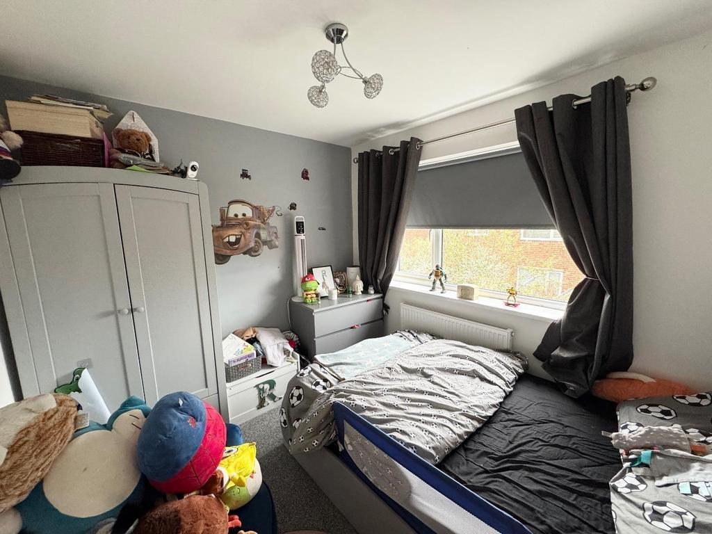 Bedroom 2 (rear)