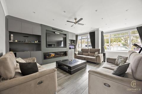 undefined, Fern Lane, HOUNSLOW TW5